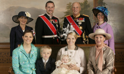 DÅP: Da prinsesse Ingrid Alexandra ble døpt i Slottskapellet i 2004, var kronprinsesse Victoria en selvskreven gjest. Foto: NTB Scanpix DÅP: Da prinsesse Ingrid Alexandra ble døpt i Slottskapellet i 2004, var kronprinsesse Victoria en selvskreven gjest. Foto: NTB Scanpix